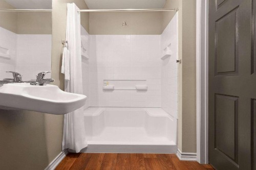 Eagles Den Suites at Cotulla - image 21
