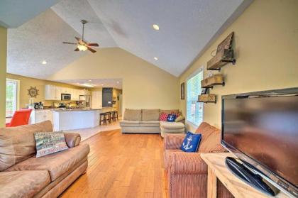 No Wake Zone Pickwick Home with Patio in Counce! - image 12