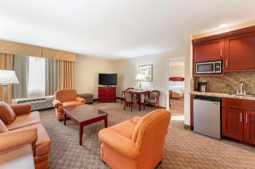 Best Western Plus West Covina Inn - image 11