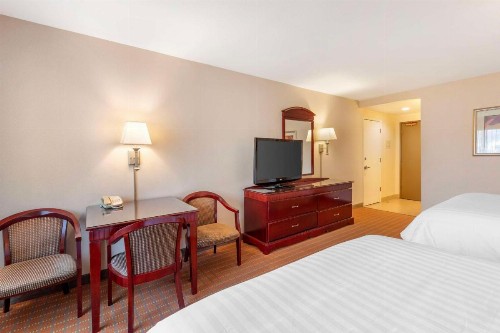 Best Western Plus West Covina Inn - image 23