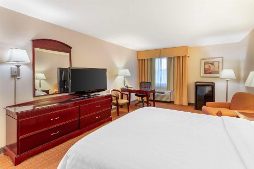 Best Western Plus West Covina Inn - image 28