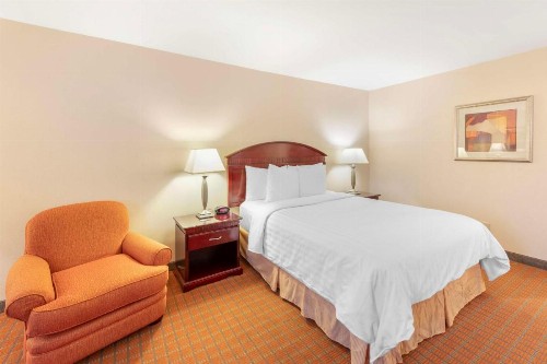 Best Western Plus West Covina Inn - image 29