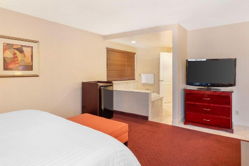 Best Western Plus West Covina Inn - image 32