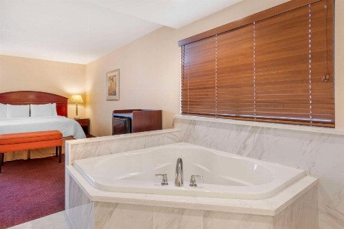 Best Western Plus West Covina Inn - image 33