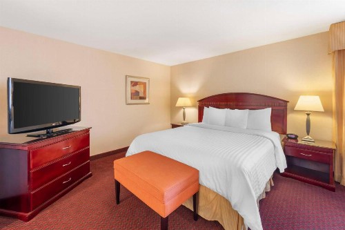 Best Western Plus West Covina Inn - image 34