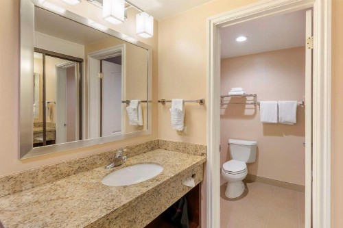 Best Western Plus West Covina Inn - image 40