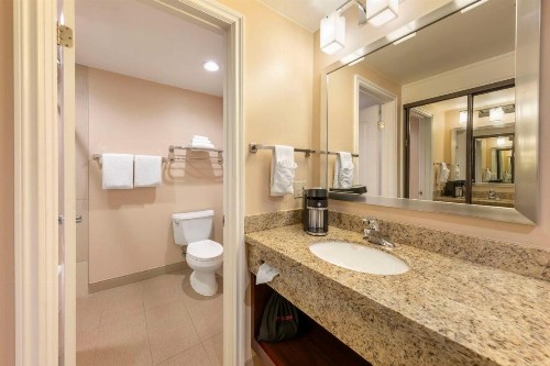 Best Western Plus West Covina Inn - image 41