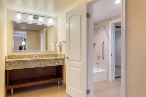 Best Western Plus West Covina Inn - image 45