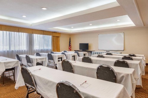 Best Western Plus West Covina Inn - image 6