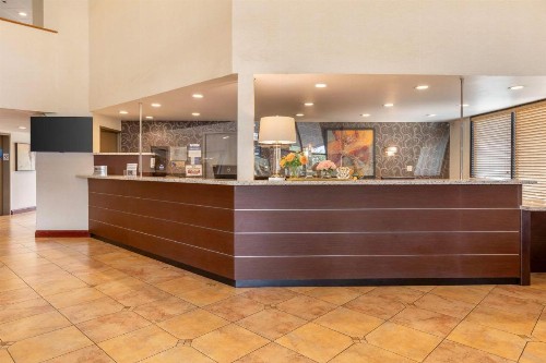 Best Western Plus West Covina Inn - image 7