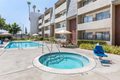 Best Western Plus West Covina Inn - image 8
