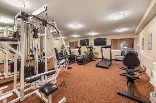 Best Western Plus West Covina Inn - image 9