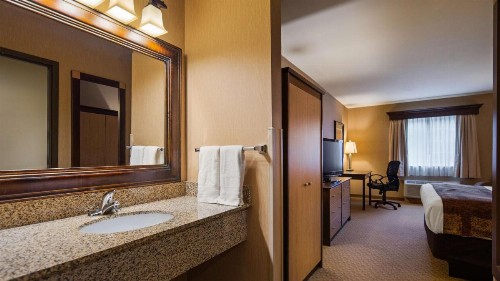 Best Western Crandon Inn & Suites - image 23