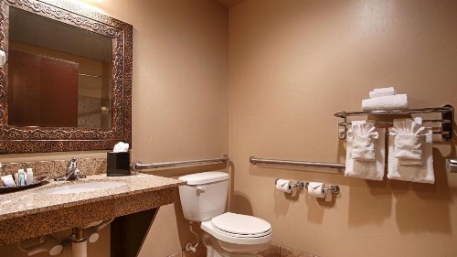 Best Western Crandon Inn & Suites - image 25