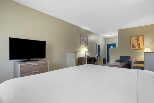 Best Western Wakulla Inn & Suites - image 19
