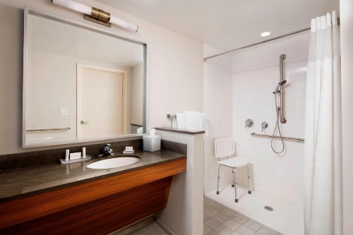 Fairfield Inn & Suites By Marriott Louisville Northeast - image 14