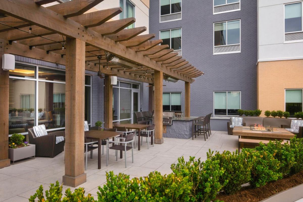 Towneplace Suites By Marriott Louisville Northeast - main image