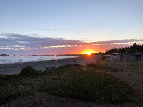 Crescent Beach Motel - image 10