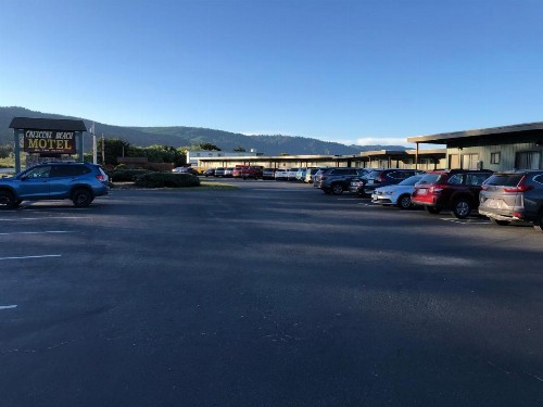Crescent Beach Motel - image 16