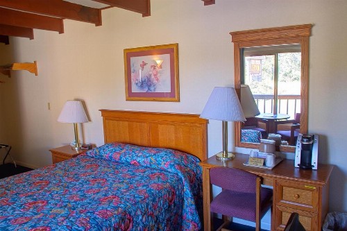 Crescent Beach Motel - image 31