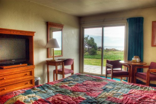 Crescent Beach Motel - image 38