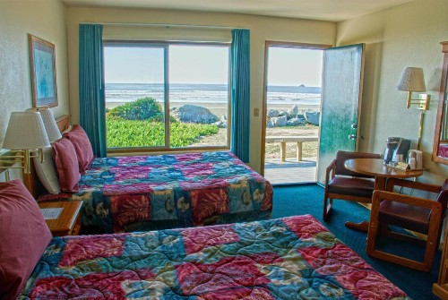 Crescent Beach Motel - image 44