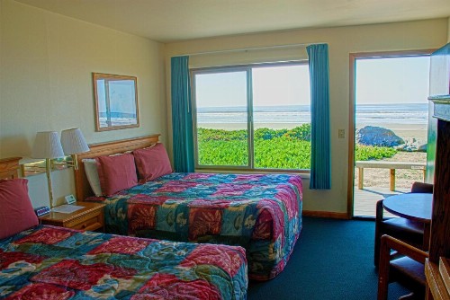 Crescent Beach Motel - image 45