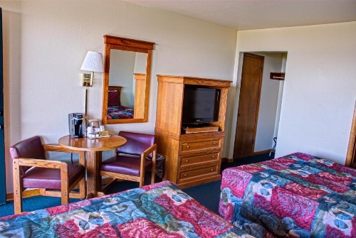 Crescent Beach Motel - image 46