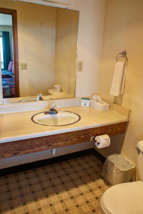Crescent Beach Motel - image 48