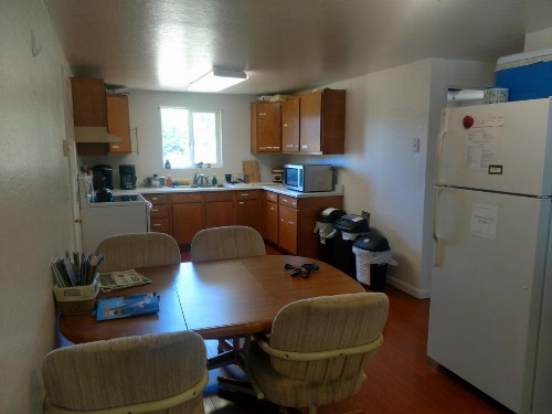 Lakeside Hostel & Guest House - image 4