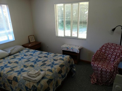 Lakeside Hostel & Guest House - image 5