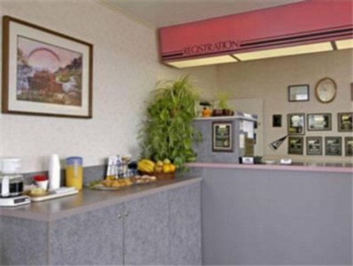 Redwood Inn
