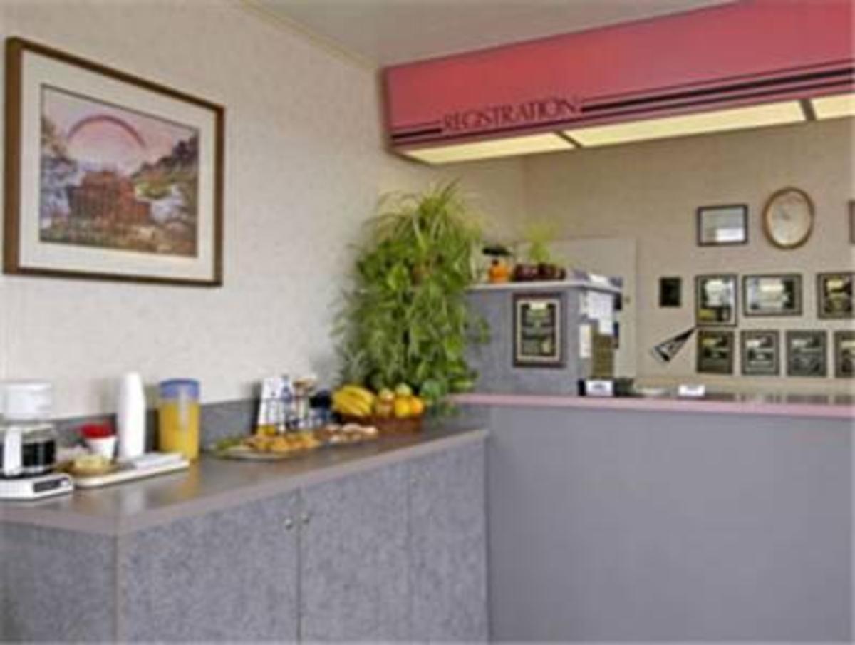 Redwood Inn - main image