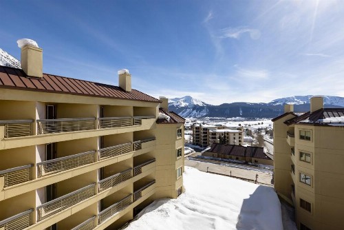 Elevation Hotel & Spa - image 20
