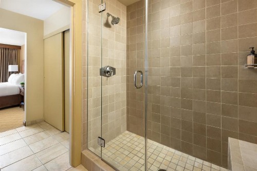 Elevation Hotel & Spa - image 22