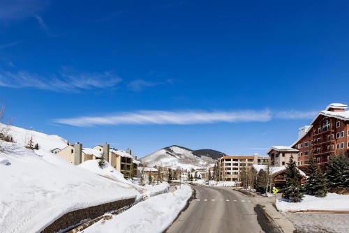 Elevation Hotel & Spa - image 26