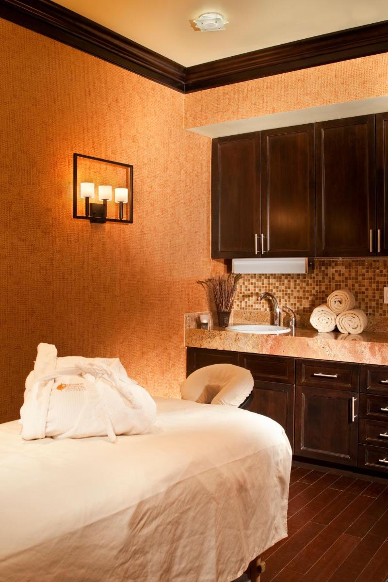 Elevation Hotel & Spa - image 3