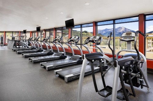 Elevation Hotel & Spa - image 35