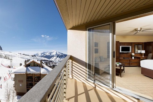 Elevation Hotel & Spa - image 39
