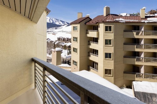 Elevation Hotel & Spa - image 44