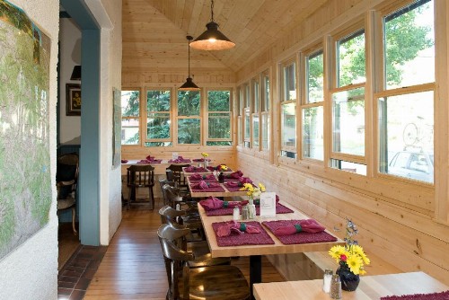 Elk Mountain Lodge - image 20