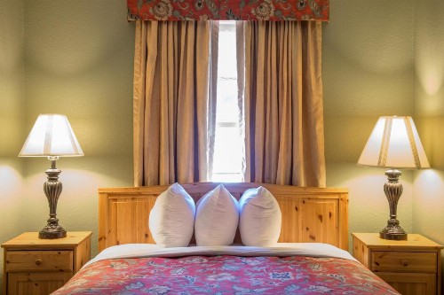 Old Town Inn - image 2