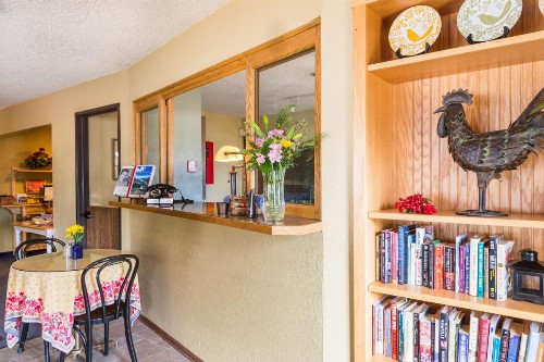 Old Town Inn - image 3