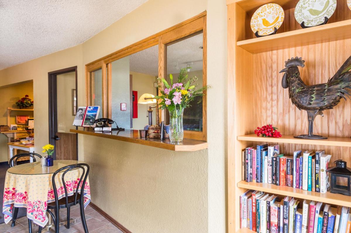Old Town Inn - image 3