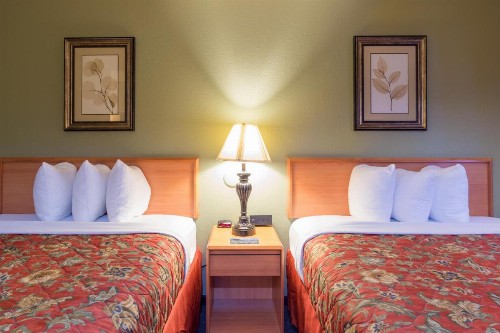 Old Town Inn - image 43