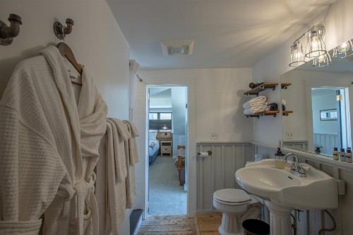 Purple Mountain Bed & Breakfast & Spa - image 12
