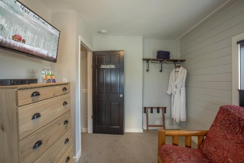Purple Mountain Bed & Breakfast & Spa - image 18