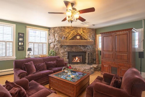 Purple Mountain Bed & Breakfast & Spa - image 2