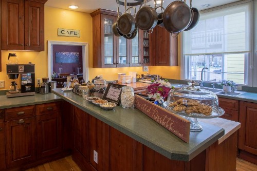 Purple Mountain Bed & Breakfast & Spa - image 23