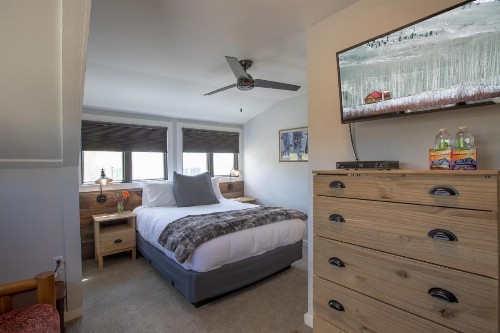 Purple Mountain Bed & Breakfast & Spa - image 39